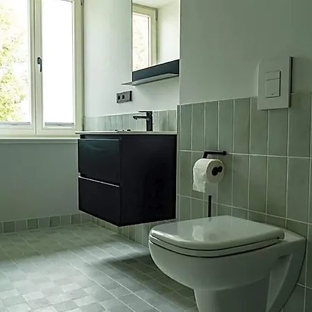 Haugwitzwinkel 3*