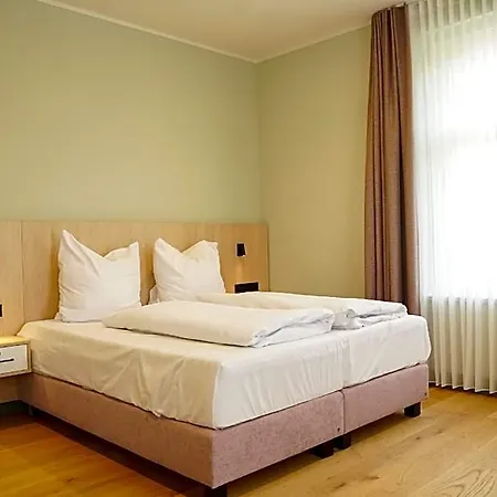 Haugwitzwinkel 3* Taucha